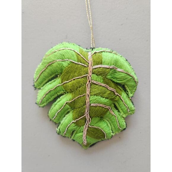 New Paul Smith Christmas Embroidery Ornament Green Leaf - Picture 2 of 5
